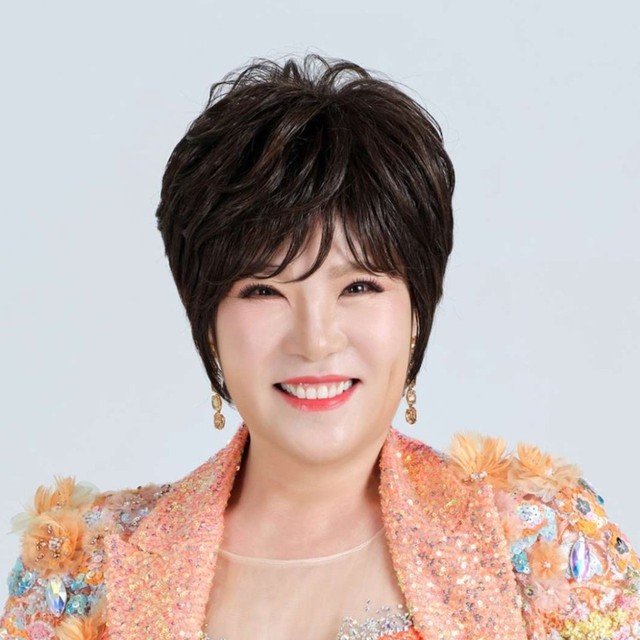 김연자 사진