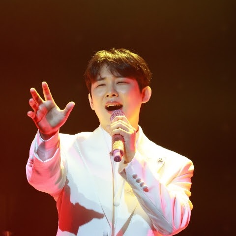 진욱 사진