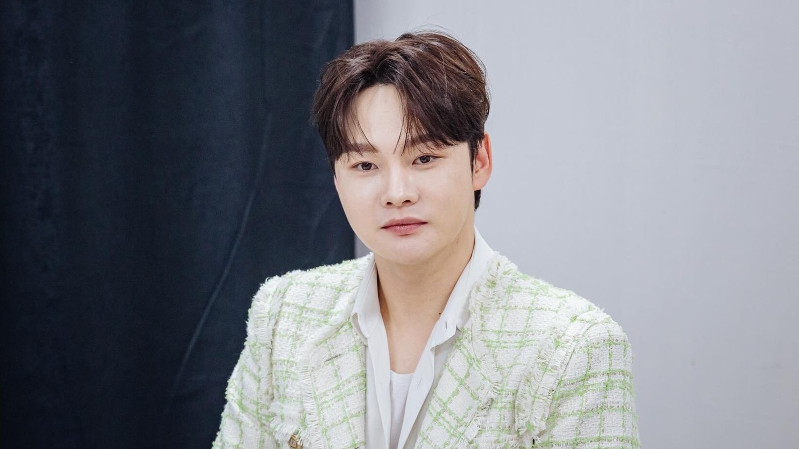 박서진의 모습 — 화보 촬영장
